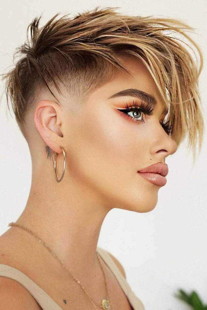 Layered Pixie With Undercut #layeredhaircuts #layeredhair #haircuts