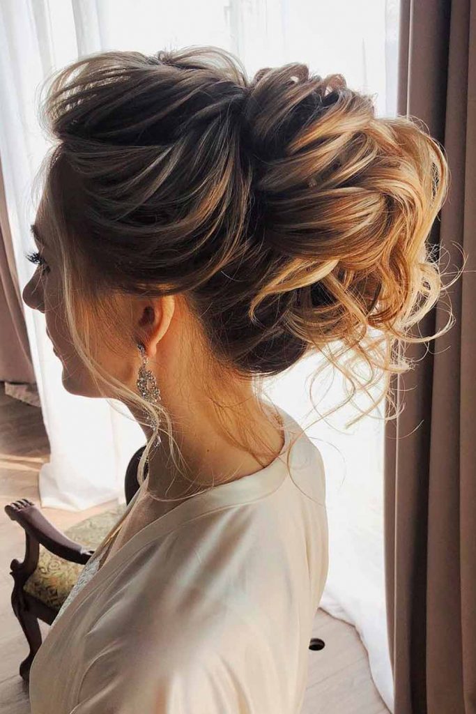 Loose Messy Updo With A Bun 
