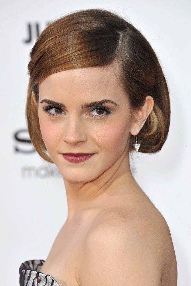 Emma Watson: Sleek & Straight Bob With Side Part