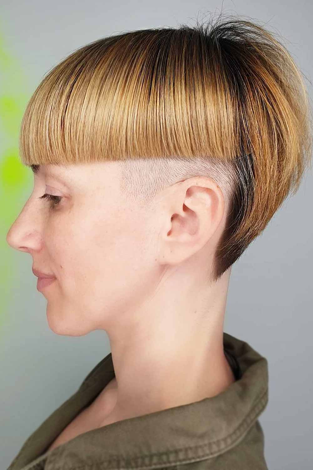 Short Hairstyle With Shaved Temple Undercut #undercuthairstyles #undercutwomen