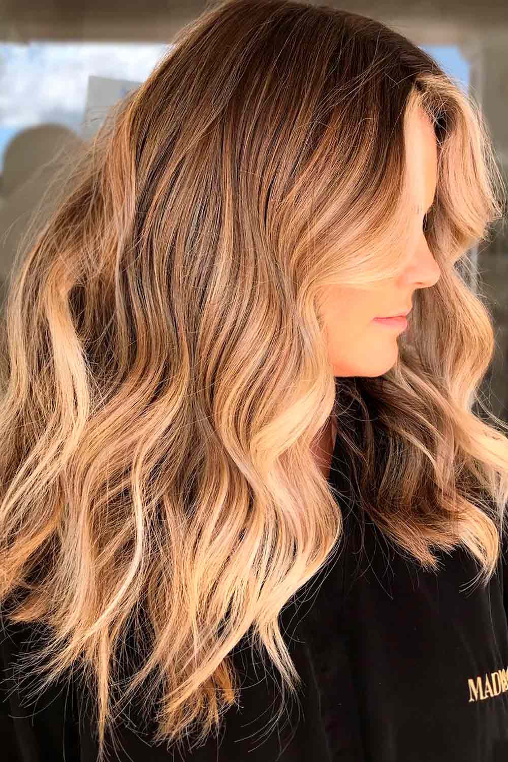 Bronde Balayage with Money Pieces Hairstyles #mediumhairbalayage #balayagehairstyles #mediumhair #balayage