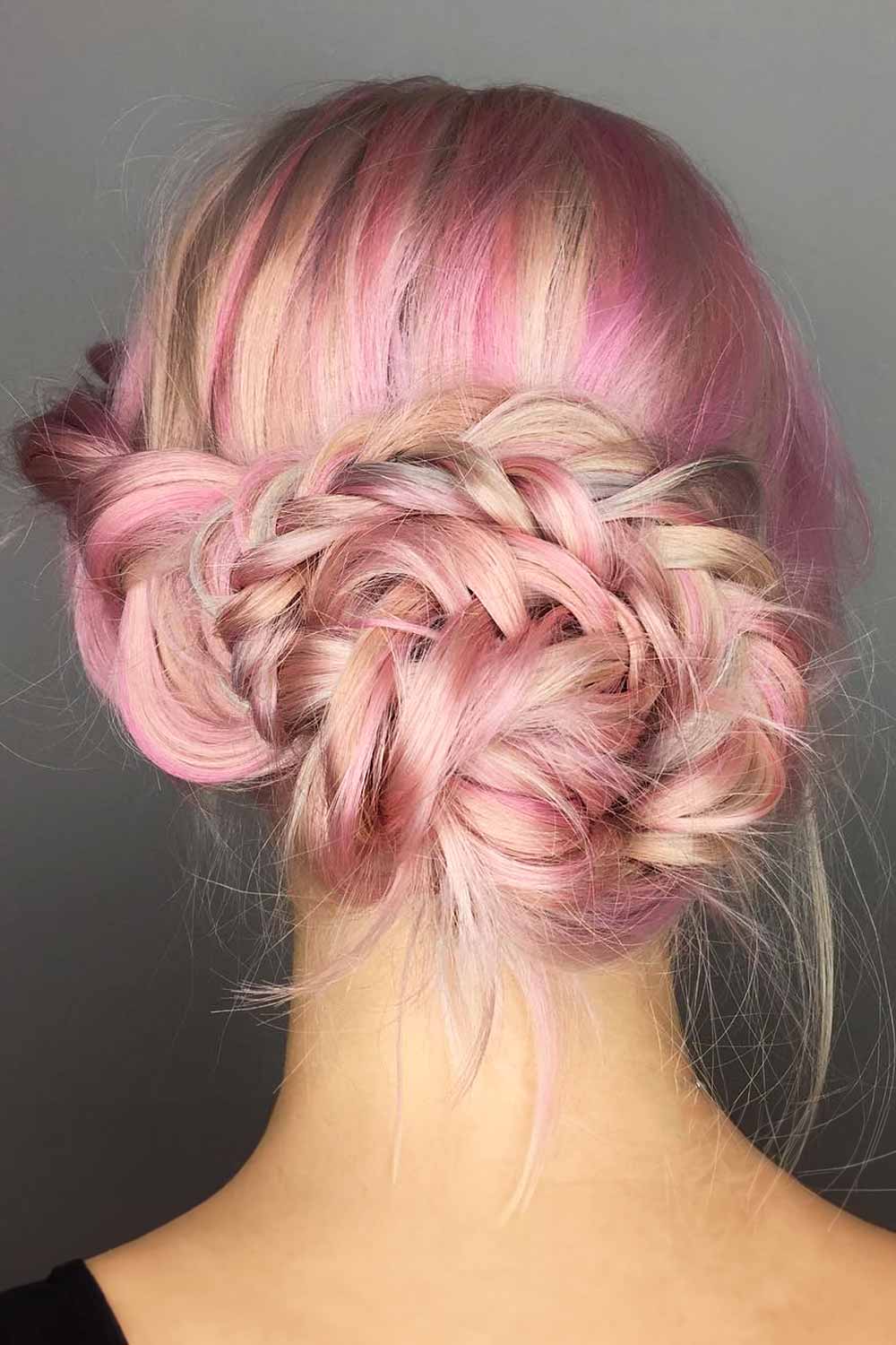 Dirty Blonde Haircut With Pink Highlights #dirtyblondehair #dirtyblonde #blondehair #blonde