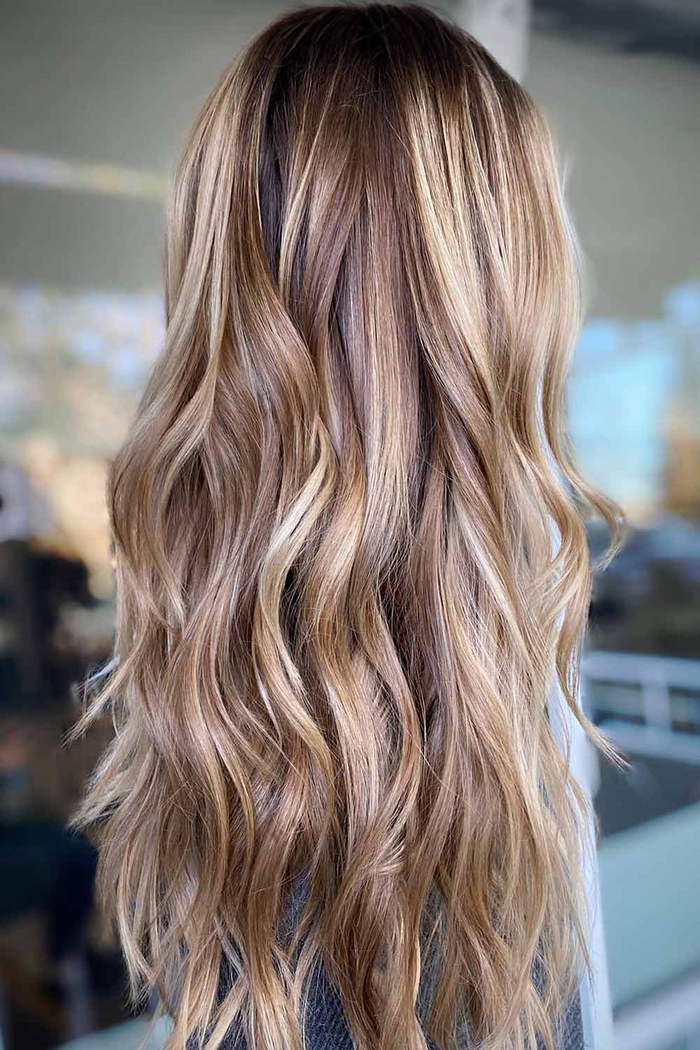 Extra Long Dirty Blonde Hairstyles With Lowlights #dirtyblondehair #dirtyblonde #blondehair #blonde