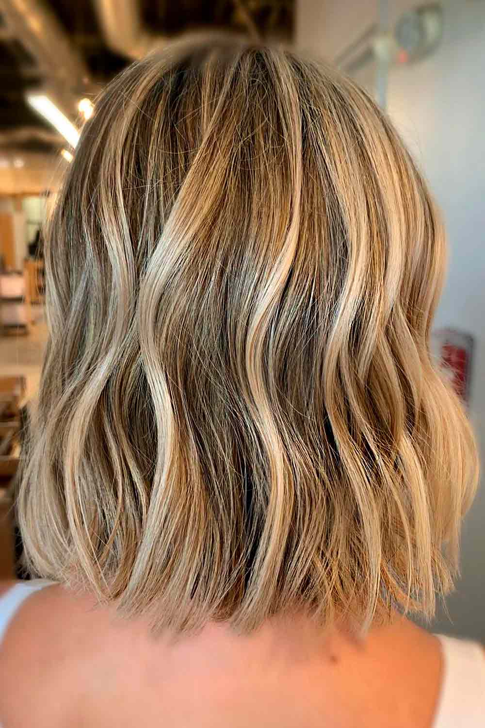 Dirty Blonde Haircut With Blonde Highlights #dirtyblondehair #dirtyblonde #blondehair #blonde