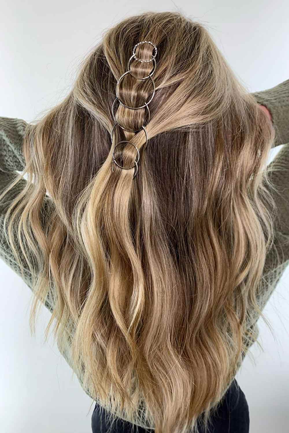 Dirty Blonde Ombre Hairstyles With Long Layers #dirtyblondehair #dirtyblonde #blondehair #blonde