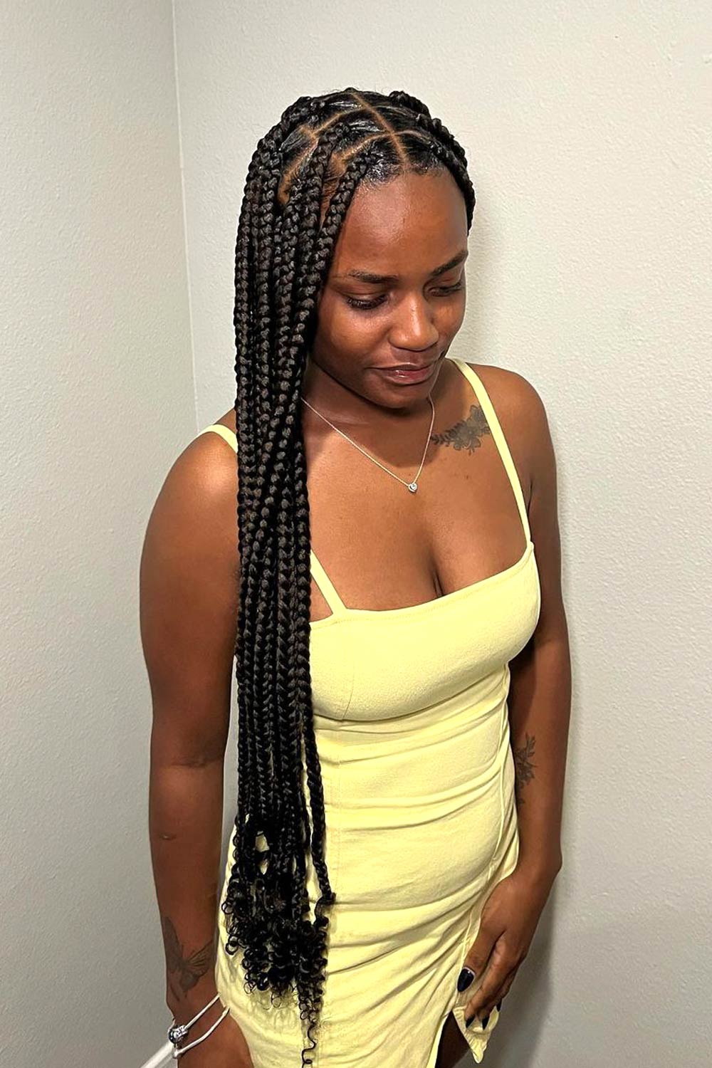 Large and Long Knotless Braids