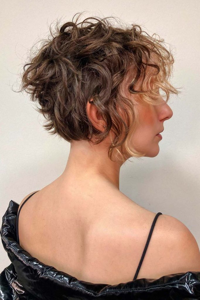 Curly Pixie Bob With Highlights