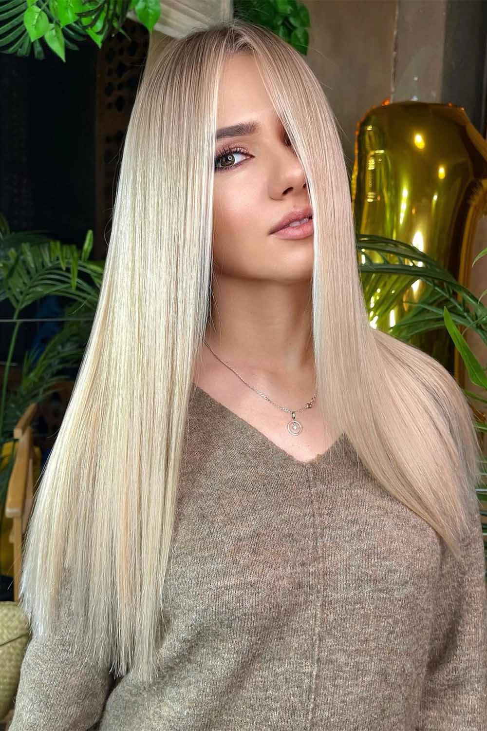 Straight Blonde Hair With Highlights