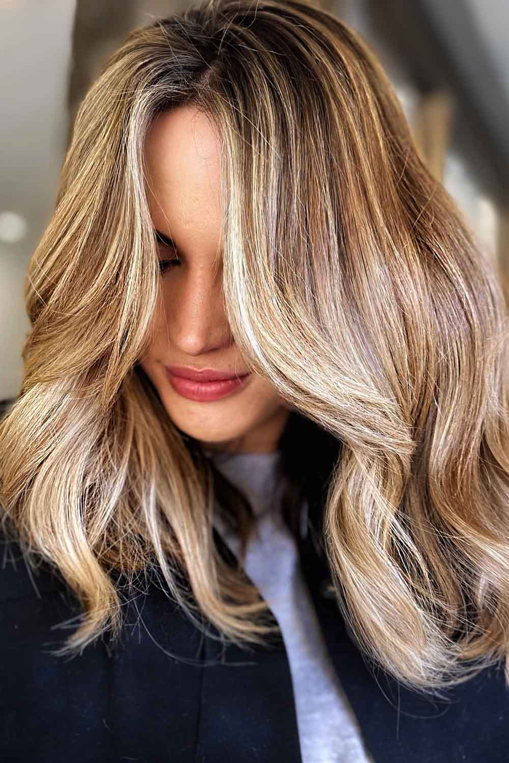 35 Refreshing Lowlights Ideas For Dimensional Hair Colors