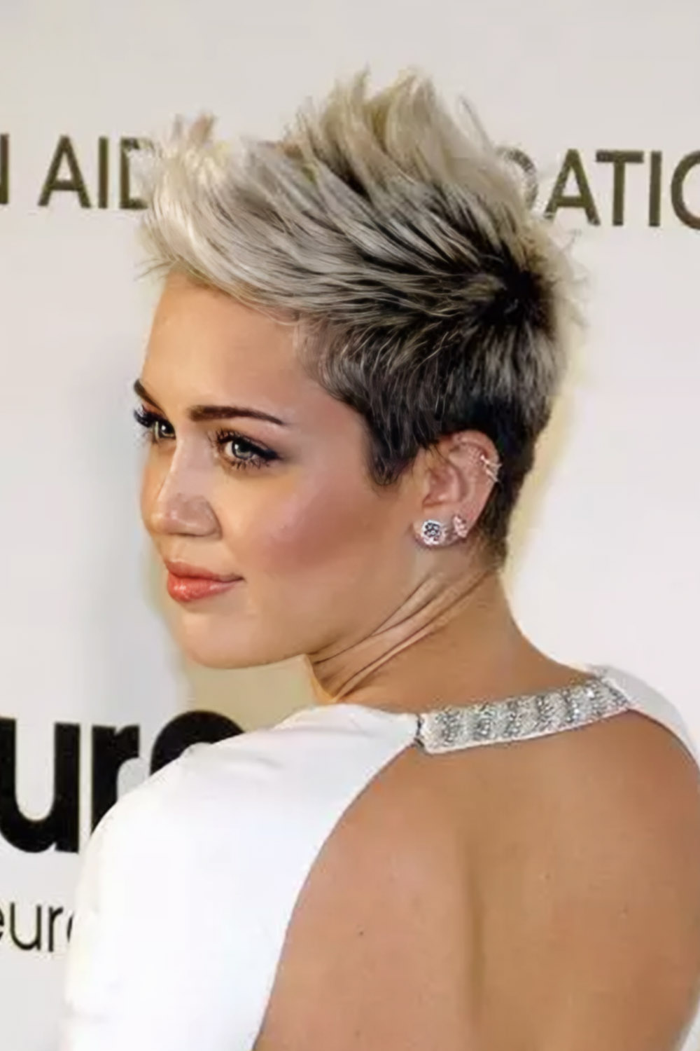  Miley Cyrus Short Hair Gallery: Cuts And Styles That Catch Eyes