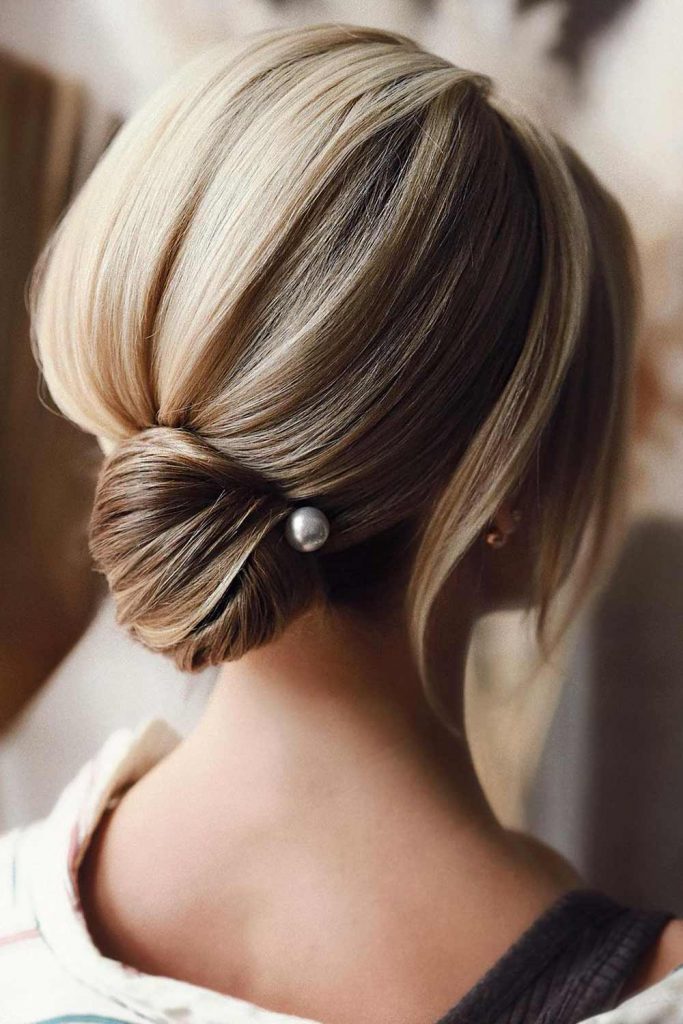 Updo Hairstyles With Pearled Hair Pins #shorthairstylesforchristmas #christmasshorthairstyles #shorthairstyles
