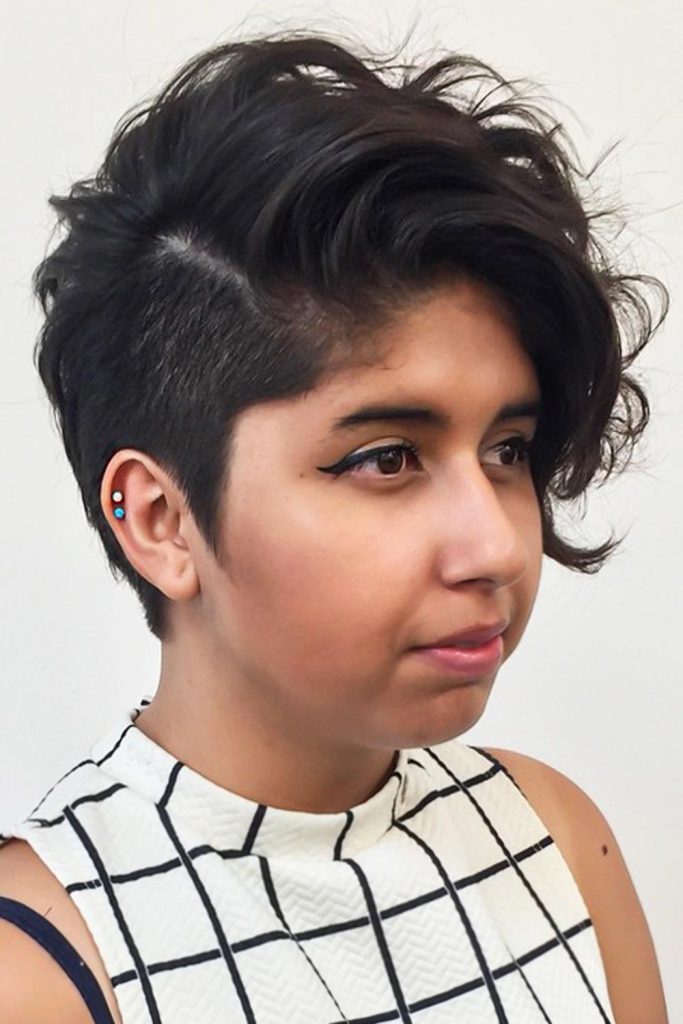 Side Part Wavy Pixie with Undercut #fatfacedoublechinhaircut #fatfacehairstyles