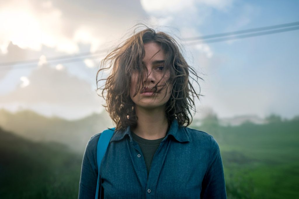 How does your hair react to humidity?